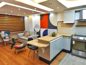 A four-person suite facing the CCI Financial Platform - Image 2
