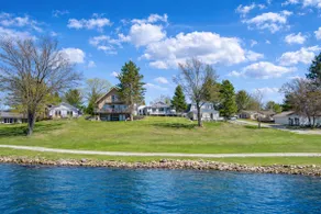 All Sports Lakefront Cabin- ORVs + Boating - Image 2