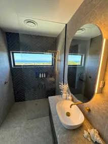 Luxe on Logan's - Image 4