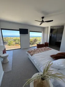 Luxe on Logan's - Image 2