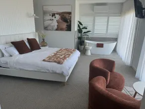 Luxe on Logan's - Image 3