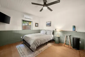 Tech Terrace Cottage - TTU, J&B Coffee, Brewrey - Image 3