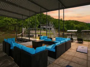 Glass Haven -Saltwater Hot Tub & Game Room! - Image 4