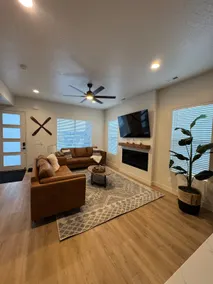 5BR Adventure Hub | Pineview | Sleep 12 | 4.5 bath - Image 2