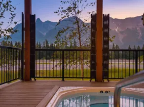 Scenic 3BR Townhouse with Mountain Views Near Banff - Image 5