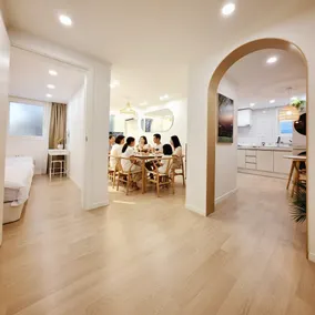 #Goo Station 3 minutes #Family #Seongsu #Myeongdong #Gyeongbokgung Palace #Hongdae #Gangnam #Jongno #DDP 10ppl #Ttukseom Group Trip #Parking - Image 3