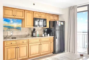 Oceanfront Condo just steps to the beach, Free parking and no resort fees! - Image 3
