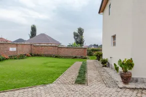 Modern 3 bedroom home in Musanze. - Image 2