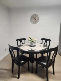 Lovely New Renovated Place with Free Parking - Image 2