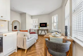 Beachside Apartment Bournemouth - Image 5