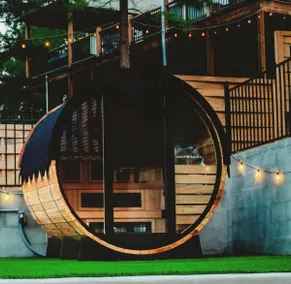 Pool/Sauna/Views/Balconies/Amenities/Location/Pets - Image 5