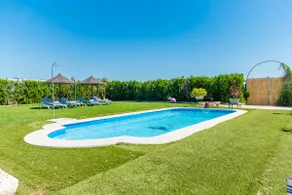 Appartement de vacances avec jardin, barbecue et piscine privée - Image 3