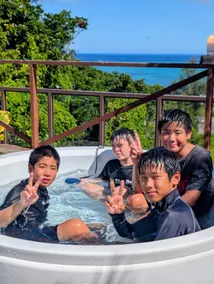A 400㎡ property on the hilltop in Enanu Village with a sea view, 5 bedrooms, 4 bathrooms, a large garden, and a BBQ area - Image 4