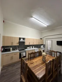 Beautiful & Spacious 2 Bed House for 10 people - Image 3