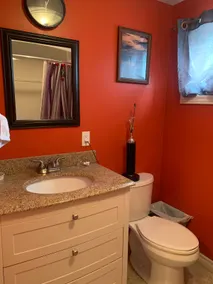 Sleeps 5 , two bedroom Basement Appartment. - Image 2