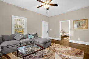 Cozy 3BR/2BA | Walk to Downtown | 15 Min to Elon - Image 2