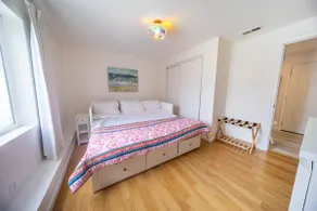 Beach Bungalow - Image 4