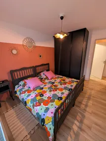 Cozy and bright apartment - Image 4