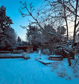 Cozy house with hot tub - Image 5