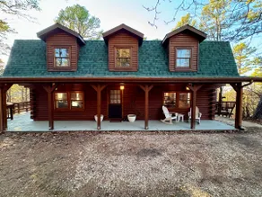 True Cabin Experience with King Beds & Hot Tub - Image 2