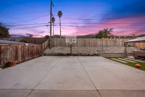 Modern Mountain View home - Image 5