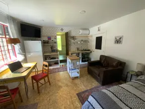 Cozy Clean Apartment - Image 4