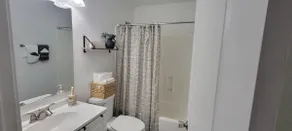 The pool house - Image 5