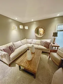 Spacious Family Home + Park Views + Sleeps 8 - Image 5
