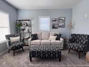 Quaint Centrally located 2 Bedroom - Image 3