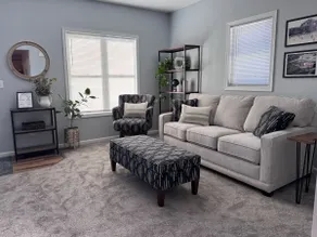 Quaint Centrally located 2 Bedroom - Image 4