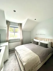 Modern 2Bed Netflix & Free Parking Telford Gem - Image 2