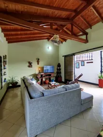 Casa de la Tía · Colonial home + Jacuzzi + near park - Image 5