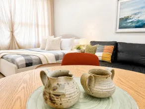 Cozy & Clean | Smart TV + AC + Laundry + Wi-Fi - Image 2