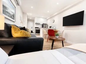 Cozy & Clean | Smart TV + AC + Laundry + Wi-Fi - Image 5