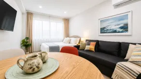 Cozy & Clean | Smart TV + AC + Laundry + Wi-Fi - Image 3