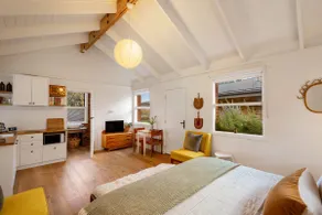HeartStone Hill - Studio - Image 3