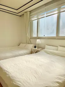 3 rooms in Bokdae-dong, Cheongju | 4 beds | Near the terminal and SK Hynix - Image 4