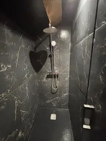 The air-conditioned secret room - Image 4