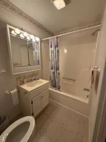 Tranquil 2-bedroom apartment - Image 5