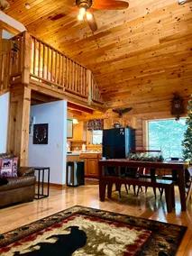 Cozy Lake George Log Cabin - Image 5