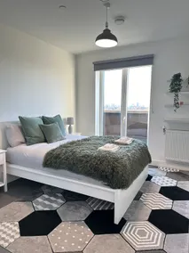 Beautiful 1 Bd Top floor Terraced Apartment - Image 4