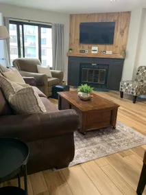 Newly Renovated! 1BRM ski in/out! Pool & Hot tub! - Image 3