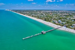 Luxury Charmer steps to Naples Pier & beach - Image 2