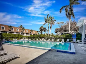 Luxury Charmer steps to Naples Pier & beach - Image 5