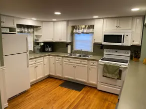 Cozy Cottage in the Woods - Image 4