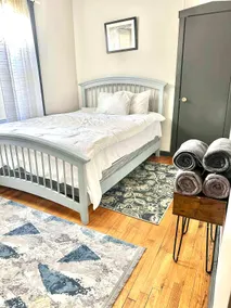 Modern 1BR Near Midway - CTA Train - Golf Nearby - Image 4