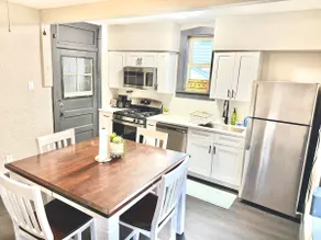 Modern 1BR Near Midway - CTA Train - Golf Nearby - Image 2