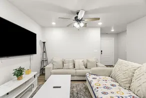 Charming Casa 6 beds, 3Bed rooms w/TV,2 baths - Image 3