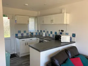 2 Bedroom Bungalow Discount ferry - Image 2