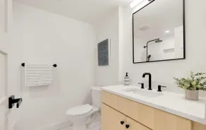 Remodeled historic 2BR apt in vibrant AdMo - Image 5
